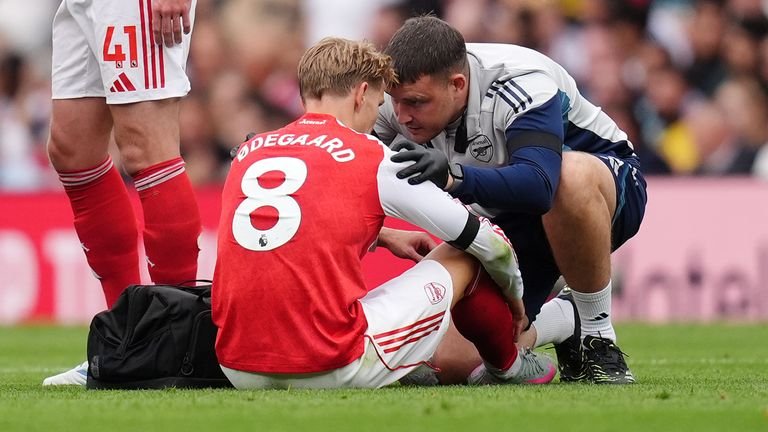 Martin Ødegaard injured against Leeds