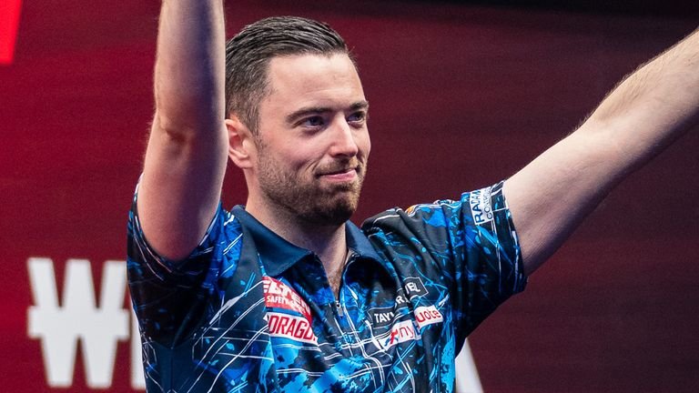 Luke Humphries combats match darts to move forward (Credit: PDC Europe)